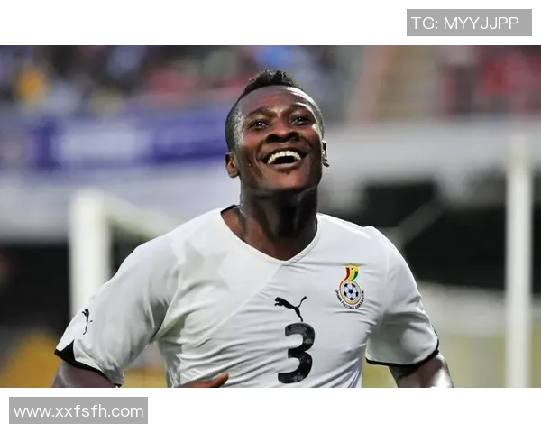 足球球星拉拽球衣事件背后:激情与规则的较量引发的争议与反思 足球球星拉拽球衣事件背后:激情与规则的较量引发的争议与反思