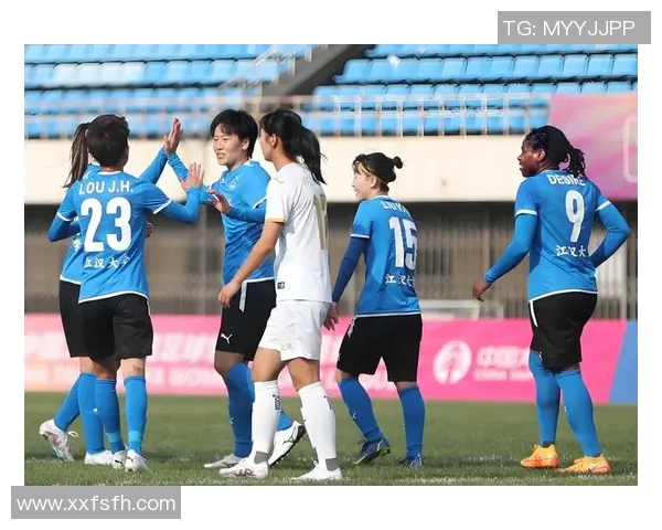 穿薄足球袜的球星是谁？